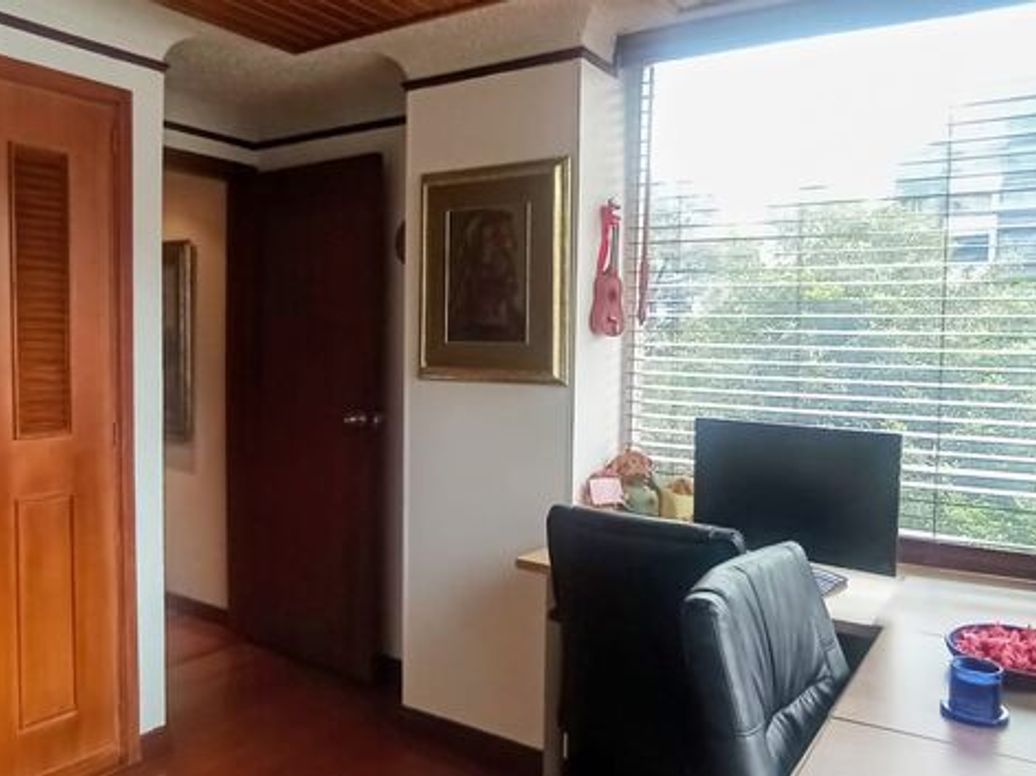 Apartamento de 4 alcobas en venta en Santa Barbara Central, Bogotá, 192 m² · foto 8 de 20