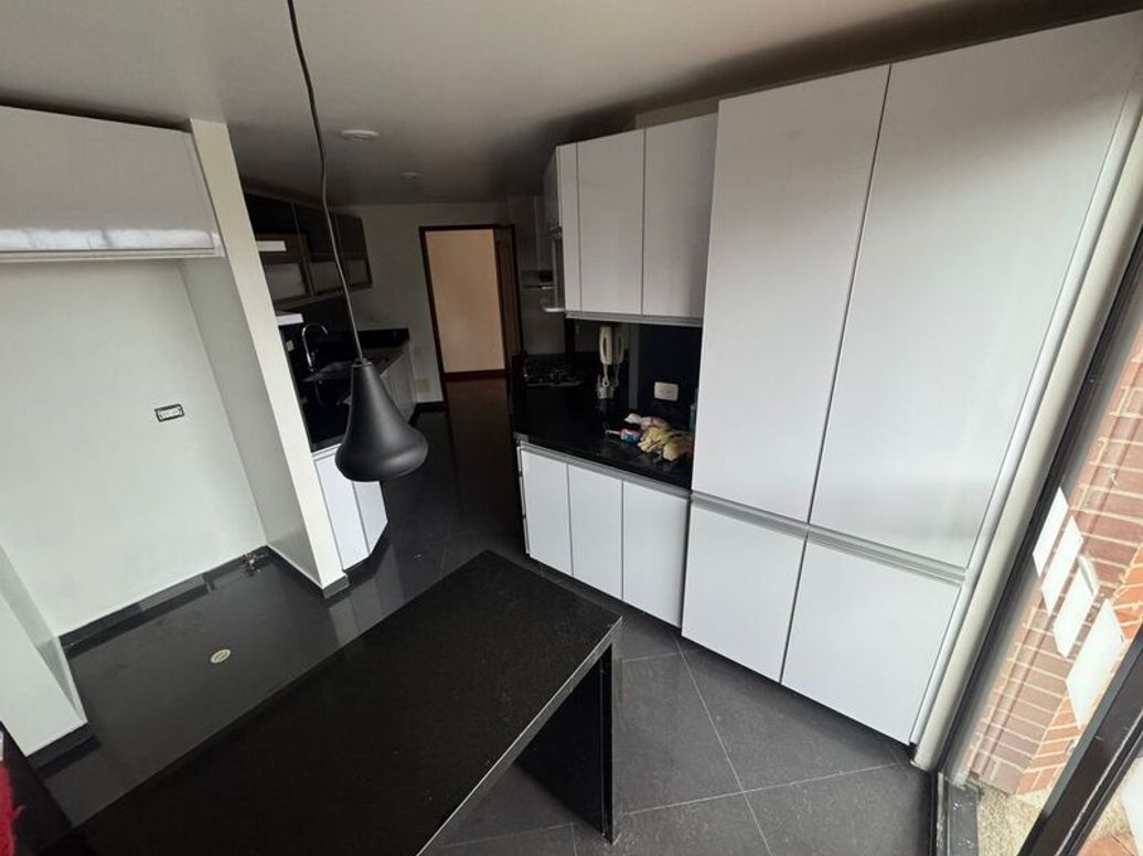 Apartamento de 3 alcobas en venta en Sierras Del Moral, Bogotá, 220 m² · foto 15 de 20