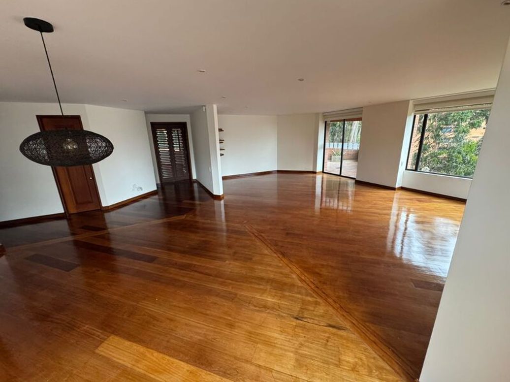 Apartamento de 3 alcobas en venta en Sierras Del Moral, Bogotá, 220 m² · foto 17 de 20