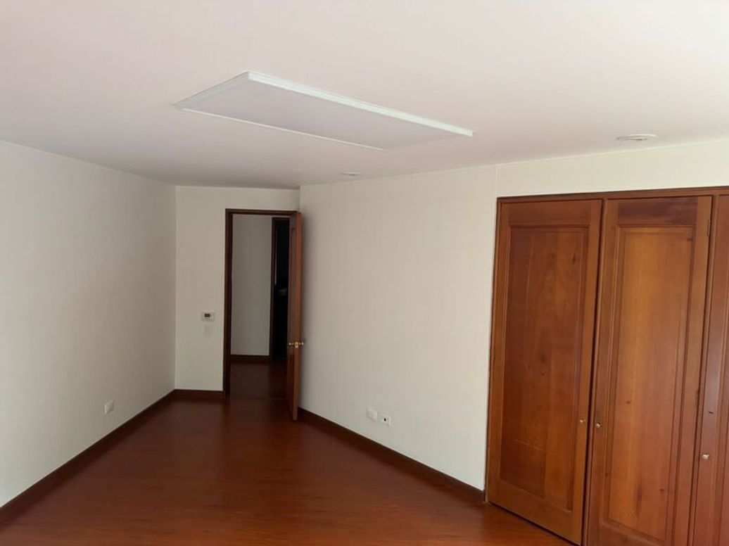 Apartamento de 3 alcobas en venta en Sierras Del Moral, Bogotá, 220 m² · foto 12 de 20