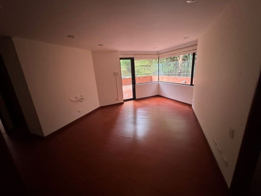 Apartamento de 3 alcobas en venta en Sierras Del Moral, Bogotá, 220 m² · foto 2 de 20