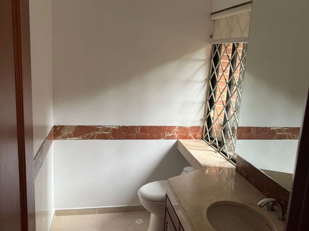 Apartamento de 3 alcobas en venta en Sierras Del Moral, Bogotá, 220 m² · foto 4 de 20