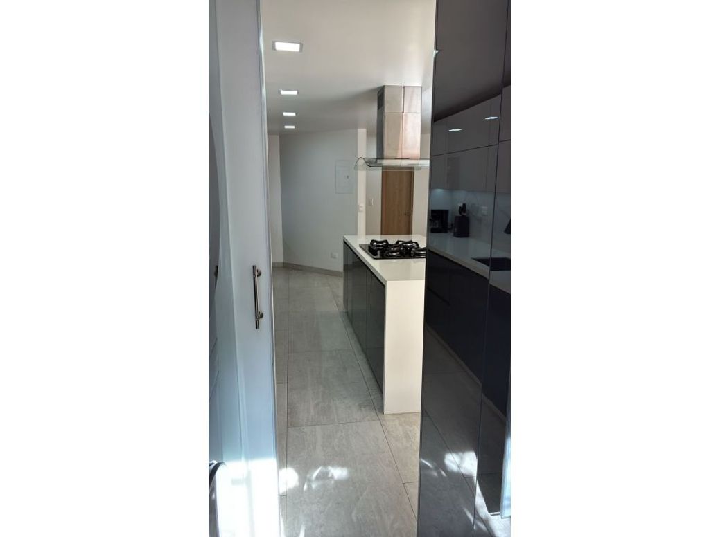 Apartamento de 2 alcobas en venta en Lago Cordoba, Bogotá, 105 m² · foto 14 de 20