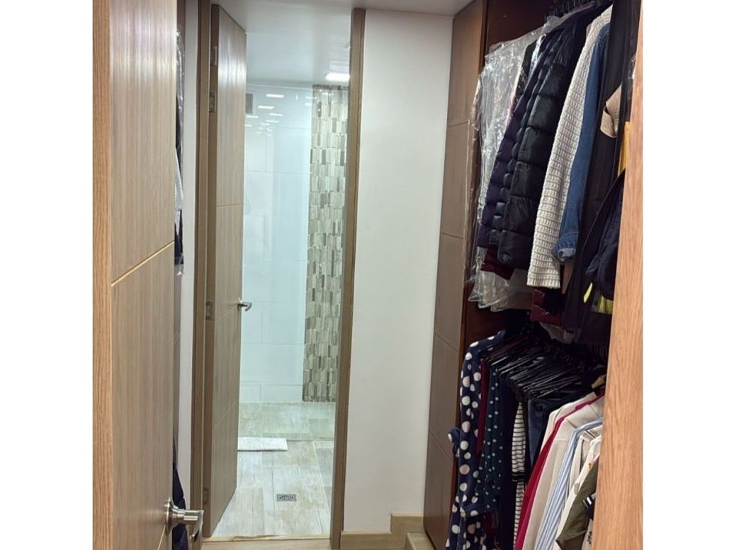 Apartamento de 2 alcobas en venta en Lago Cordoba, Bogotá, 105 m² · foto 19 de 20