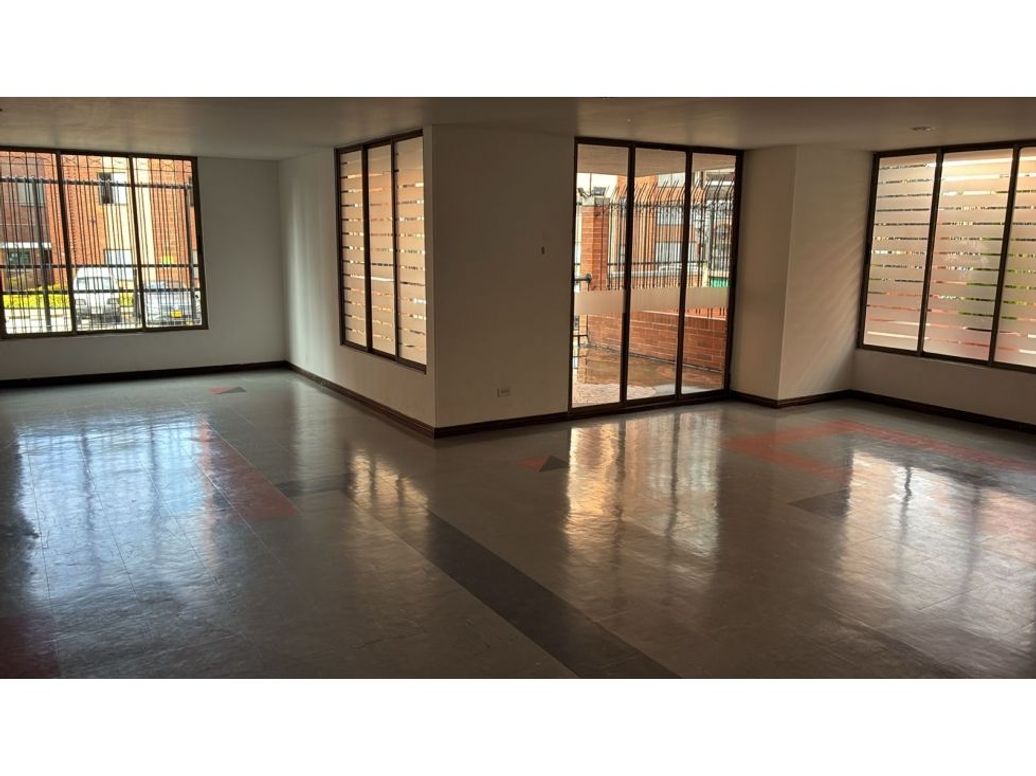 Apartamento de 2 alcobas en venta en Lago Cordoba, Bogotá, 105 m² · foto 8 de 20