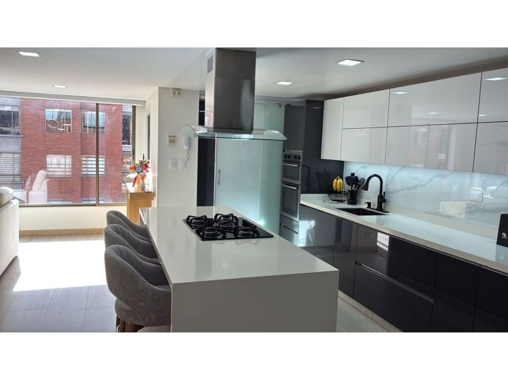 Apartamento de 2 alcobas en venta en Lago Cordoba, Bogotá, 105 m² · foto 4 de 20