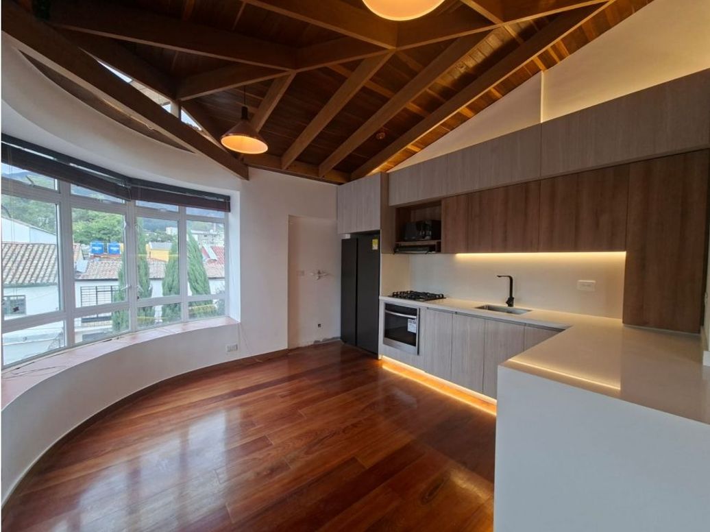 Apartamento de 3 alcobas en venta en Quinta Camacho, Bogotá, 123 m² · foto 2 de 9