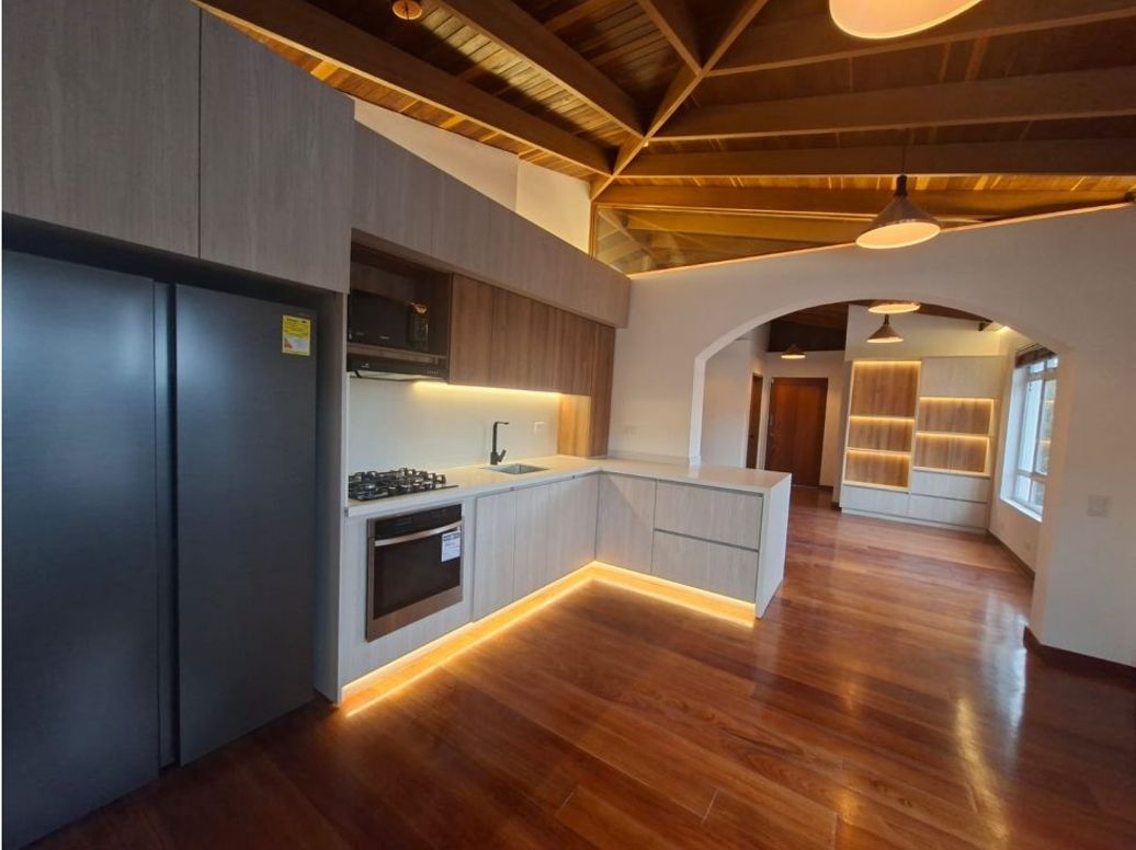 Apartamento de 3 alcobas en venta en Quinta Camacho, Bogotá, 123 m² · foto 4 de 9