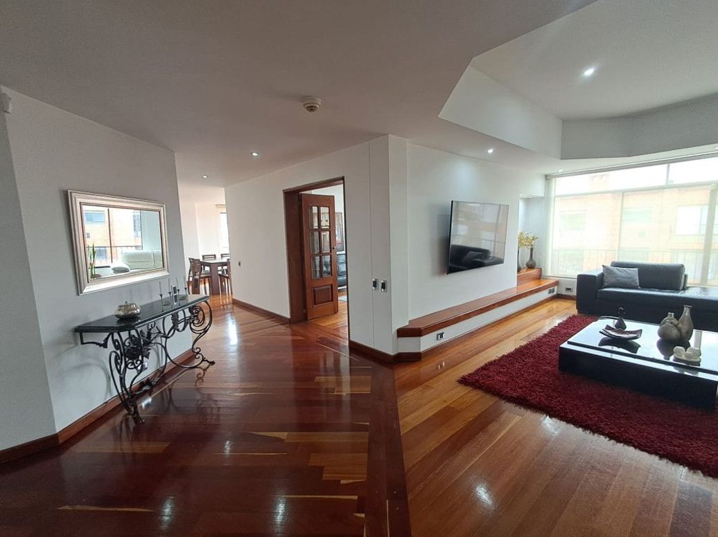 Apartamento de 5 alcobas en venta en San Patricio, Bogotá, 378 m² · foto 2 de 20