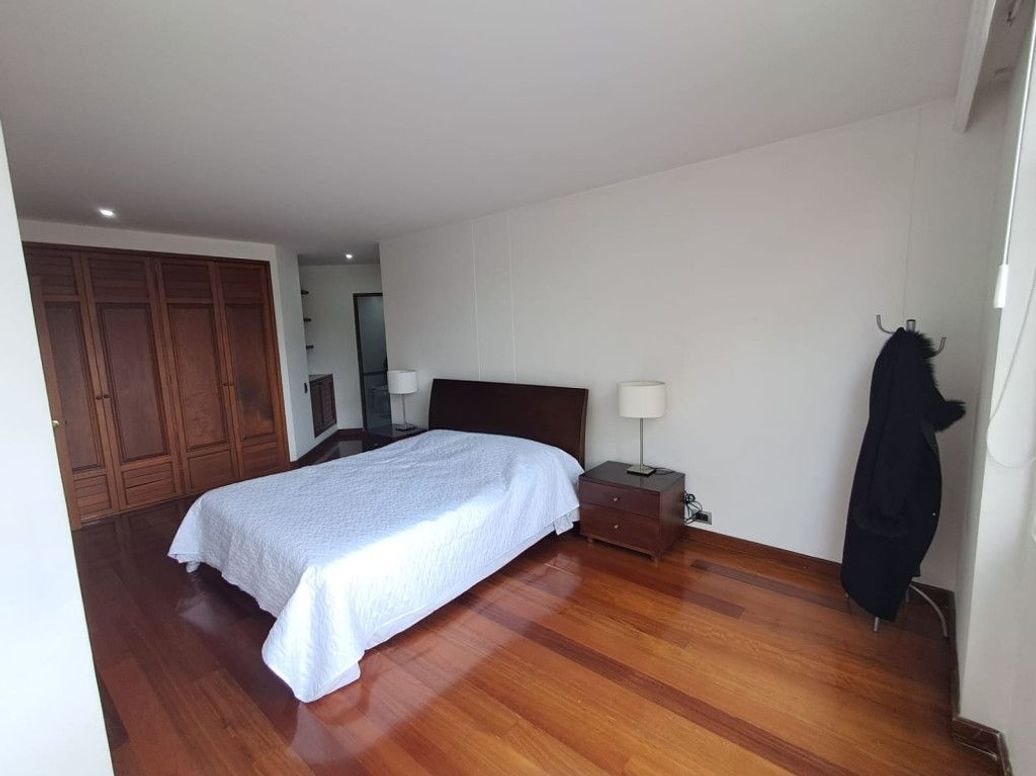 Apartamento de 5 alcobas en venta en San Patricio, Bogotá, 378 m² · foto 12 de 20