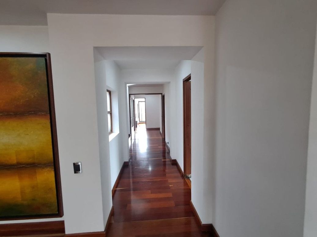 Apartamento de 5 alcobas en venta en San Patricio, Bogotá, 378 m² · foto 8 de 20