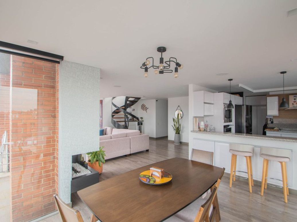 Apartamento de 3 alcobas en venta en Santa Barbara Occidental, Bogotá, 160 m² · foto 9 de 20