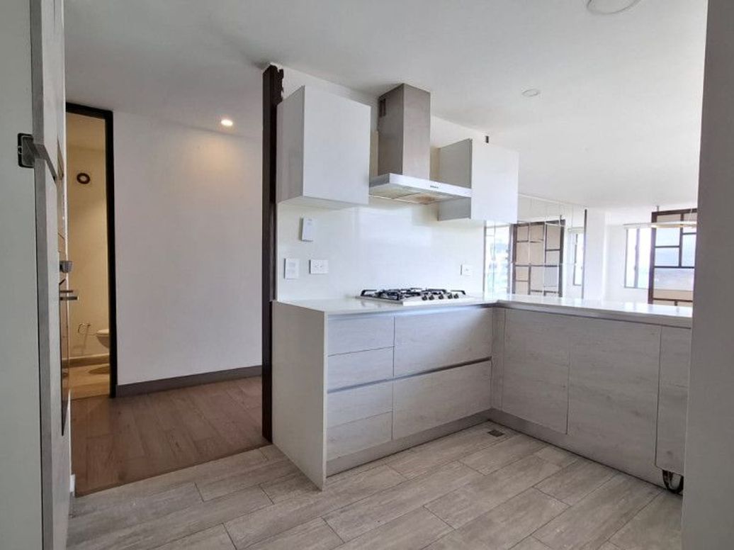 Apartamento de 3 alcobas en venta en La Esperanza Norte, Bogotá, 158 m² · foto 5 de 20