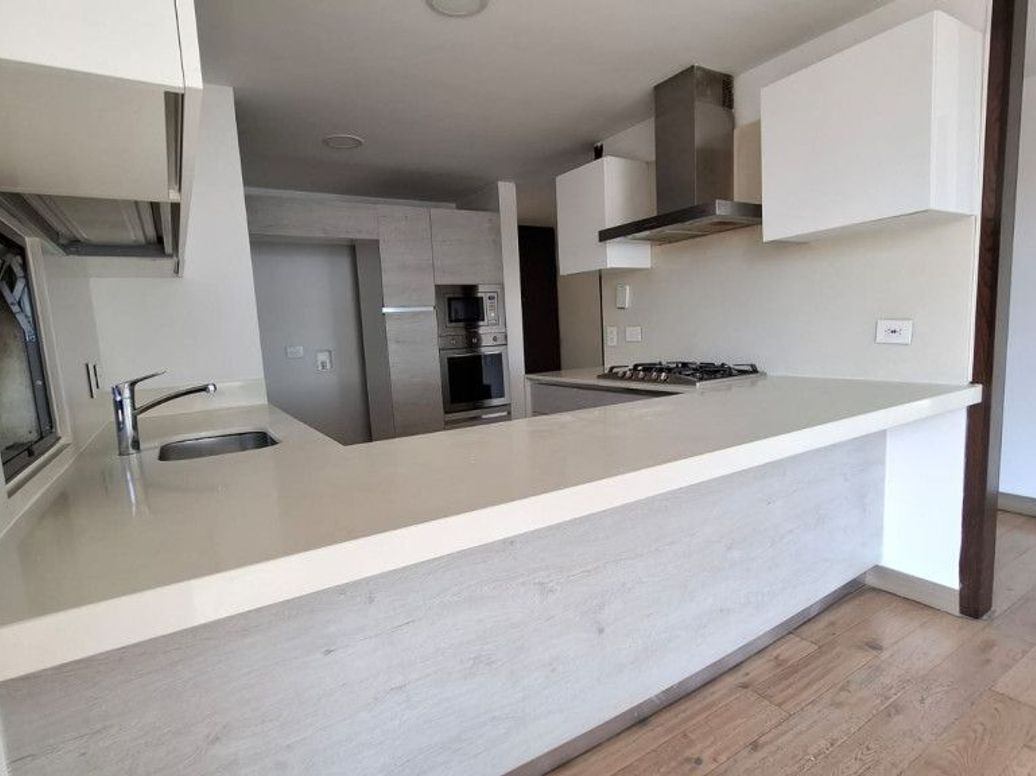 Apartamento de 3 alcobas en venta en La Esperanza Norte, Bogotá, 158 m² · foto 4 de 20