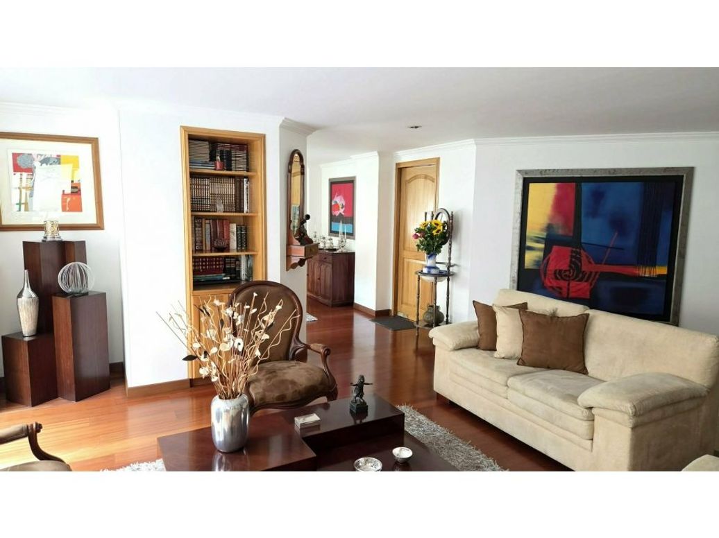 Apartamento de 3 alcobas en venta en Santa Barbara, Bogotá, 238 m² · foto 7 de 11