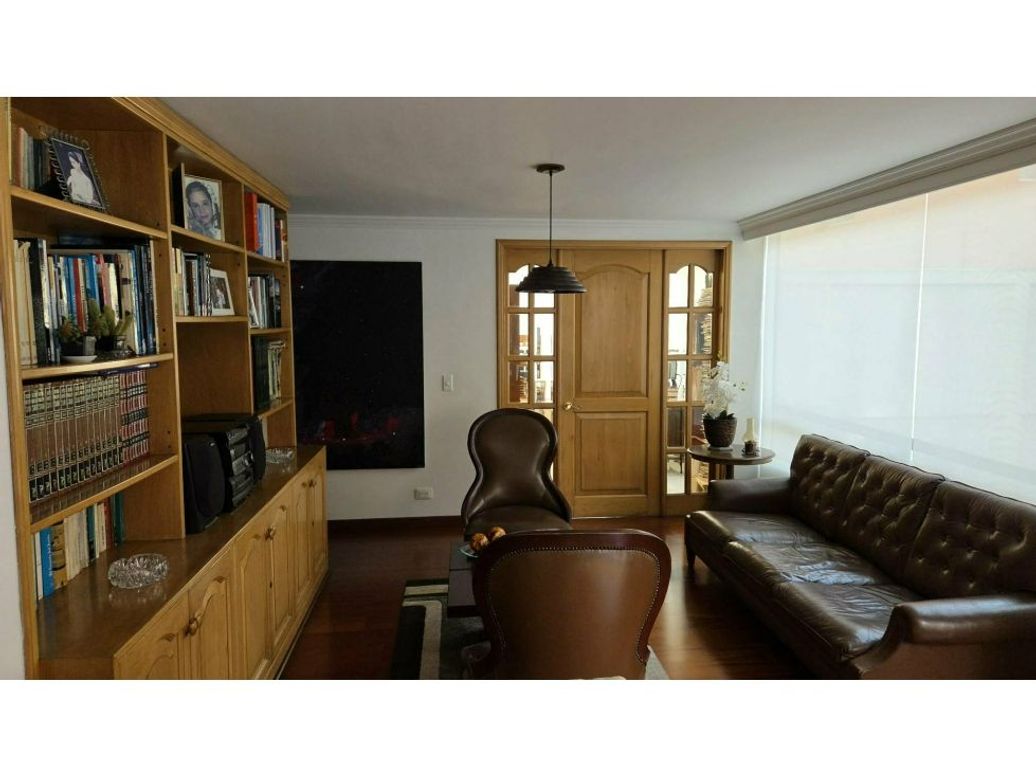 Apartamento de 3 alcobas en venta en Santa Barbara, Bogotá, 238 m² · foto 11 de 11