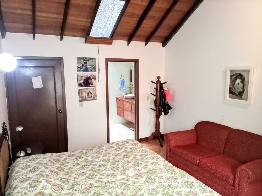 Casa de 5 alcobas en venta en Niza Norte, Bogotá, 295 m² · foto 13 de 20