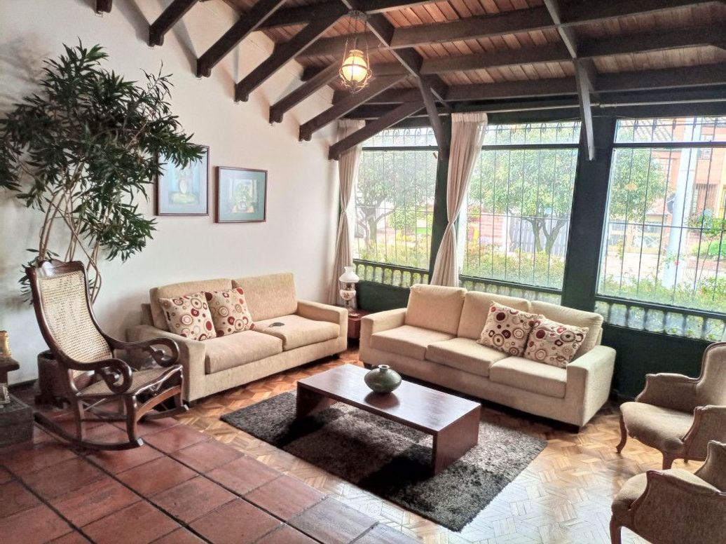 Casa de 5 alcobas en venta en Niza Norte, Bogotá, 295 m² · foto 4 de 20