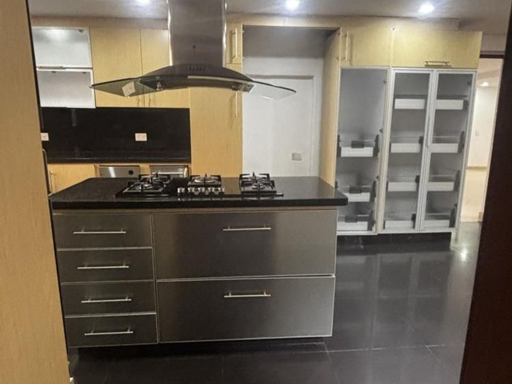 Apartamento de 3 alcobas en venta en Suba Naranjos, Bogotá, 330 m² · foto 8 de 20