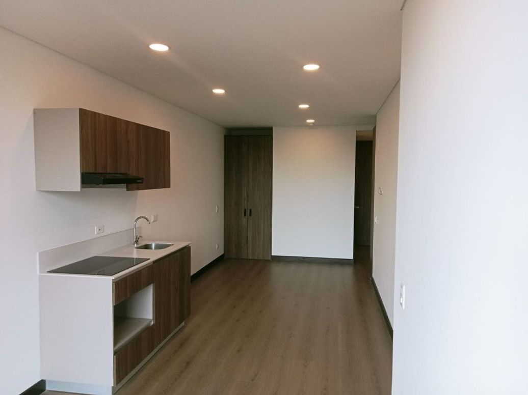 Apartaestudio en venta en Nuevo Contry, Bogotá, 33 m² · foto 2 de 20