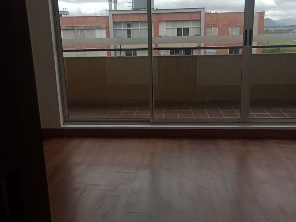 Apartamento de 3 alcobas en venta en El Dorado, Bogotá, 84 m² · foto 7 de 20