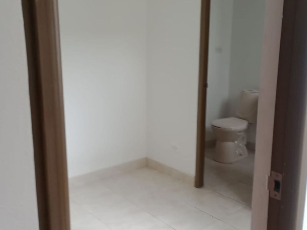 Apartamento de 3 alcobas en venta en El Dorado, Bogotá, 84 m² · foto 13 de 20