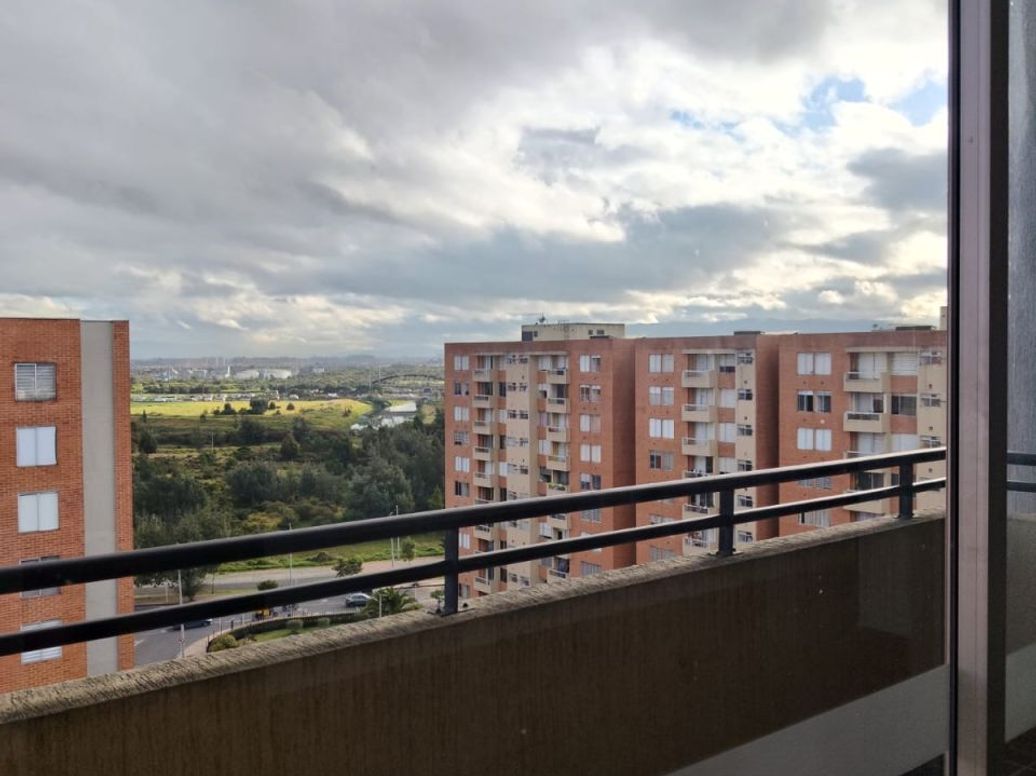 Apartamento de 3 alcobas en venta en El Dorado, Bogotá, 84 m² · foto 6 de 20