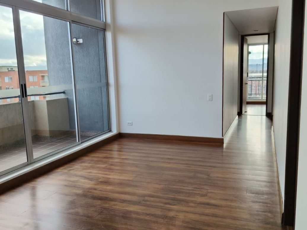 Apartamento de 3 alcobas en venta en El Dorado, Bogotá, 84 m² · foto 3 de 20
