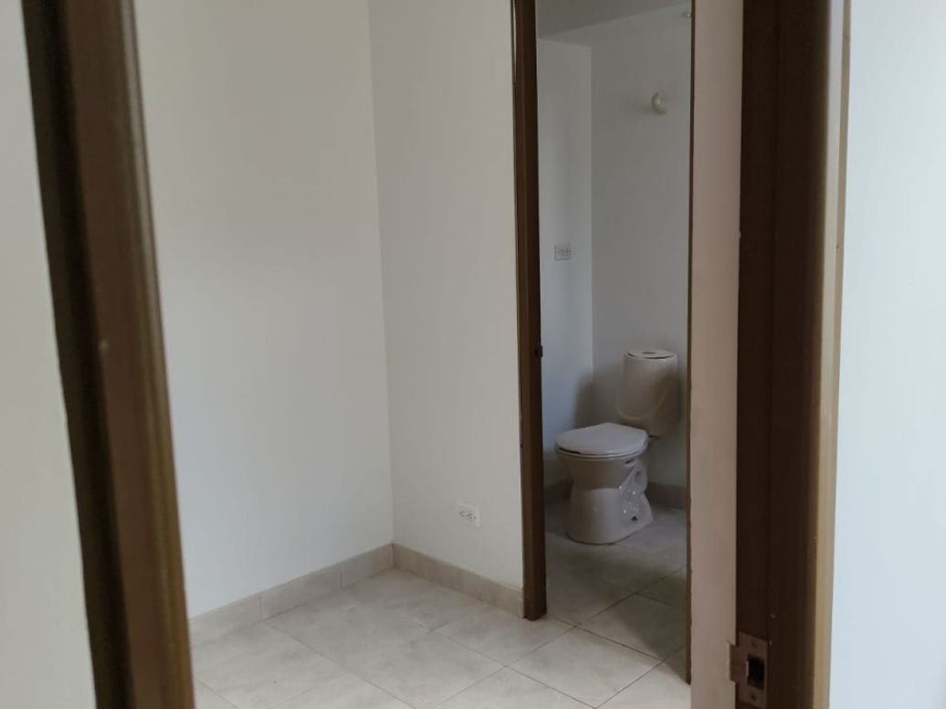 Apartamento de 3 alcobas en venta en El Dorado, Bogotá, 84 m² · foto 8 de 20