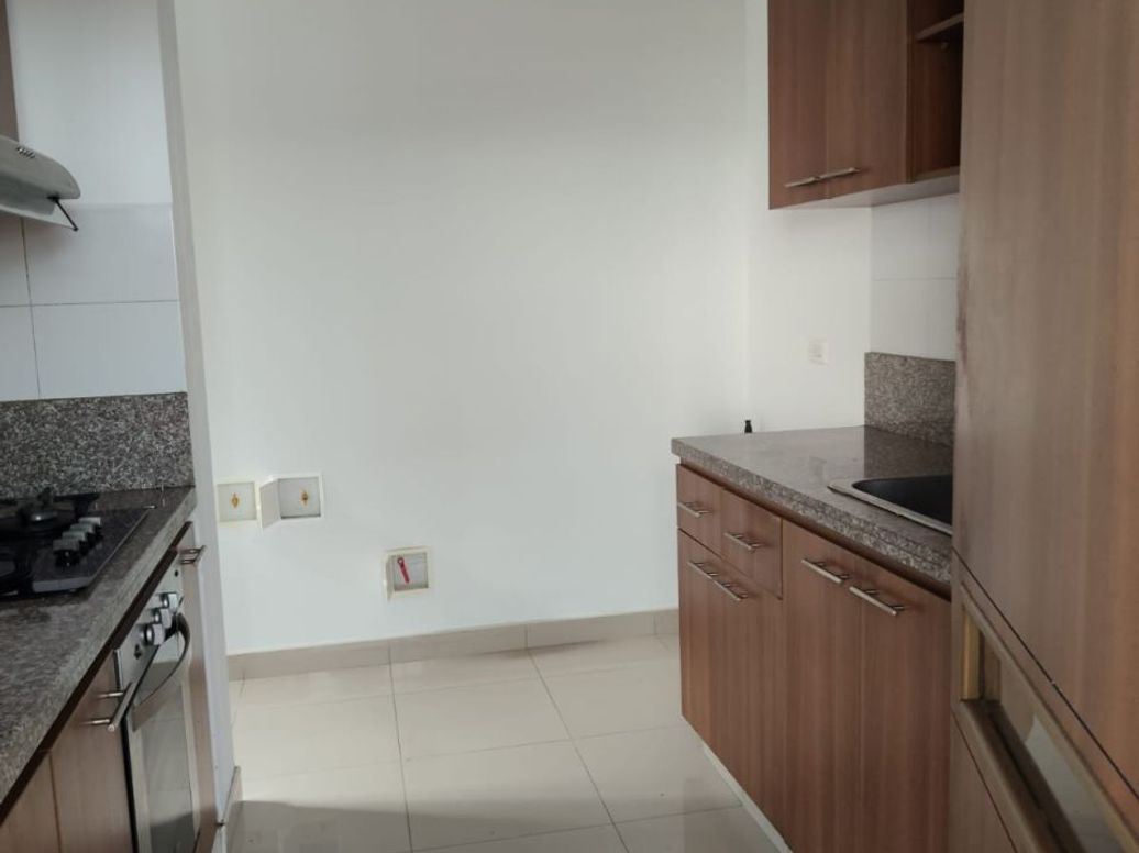 Apartamento de 3 alcobas en venta en El Dorado, Bogotá, 84 m² · foto 18 de 20