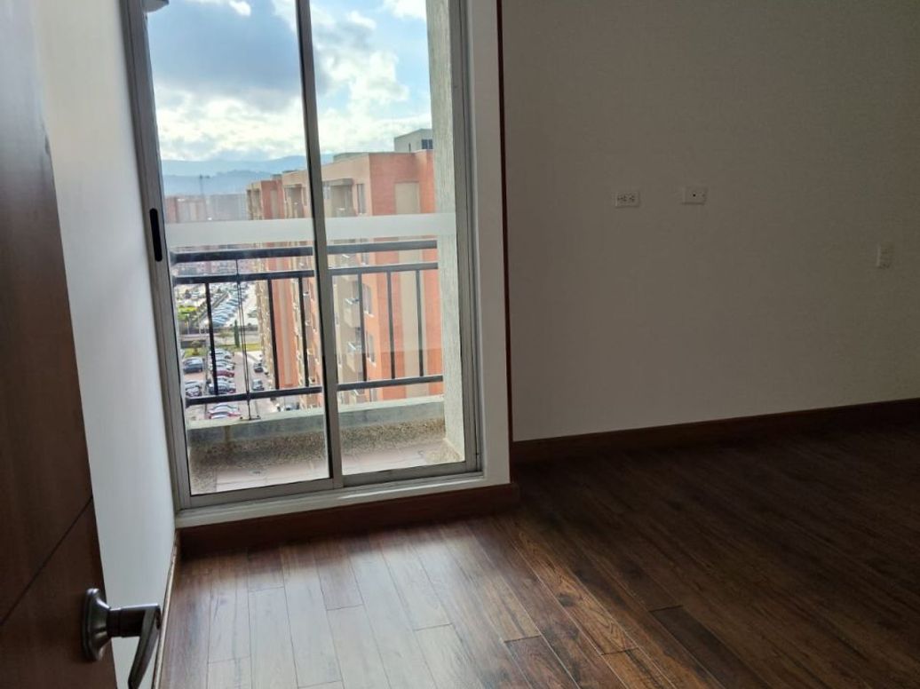 Apartamento de 3 alcobas en venta en El Dorado, Bogotá, 84 m² · foto 5 de 20