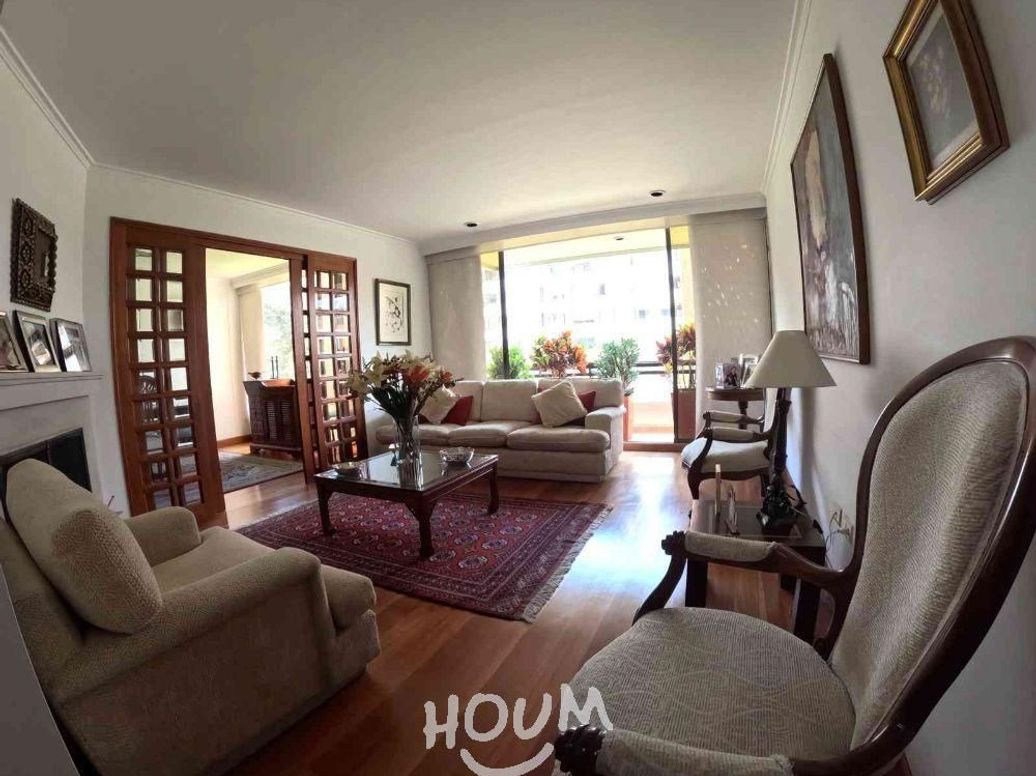Apartamento de 3 alcobas en venta en Santa Barbara Central, Bogotá, 155 m² · foto 2 de 20