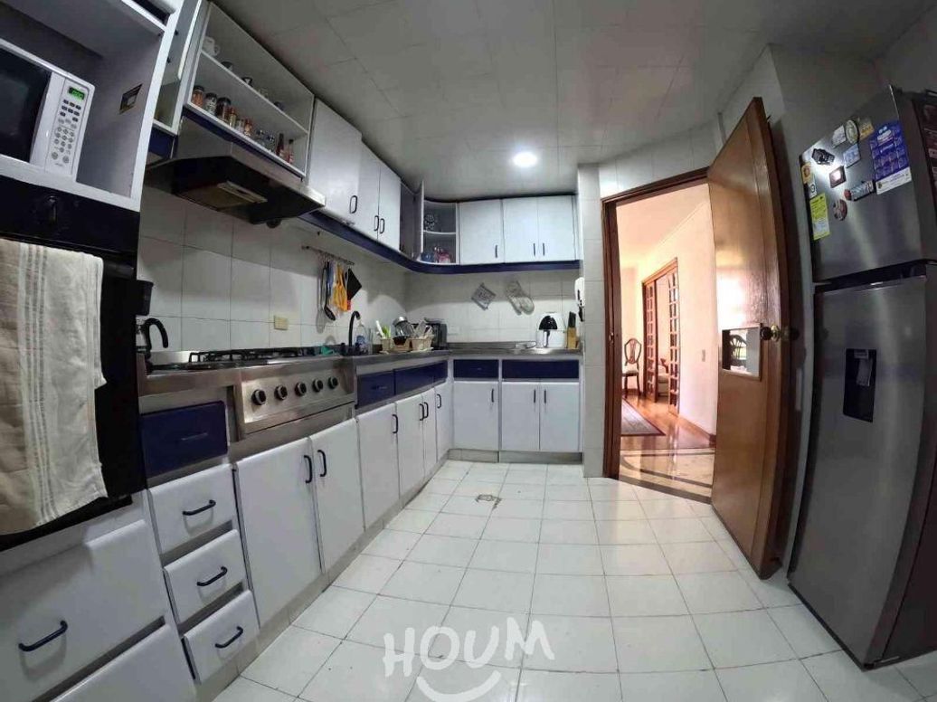 Apartamento de 3 alcobas en venta en Santa Barbara Central, Bogotá, 155 m² · foto 7 de 20
