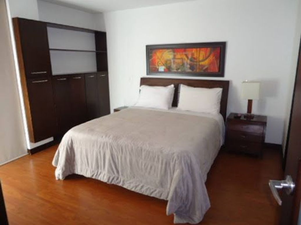 Apartaestudio en venta en Chicó Reservado, Bogotá, 44 m² · foto 4 de 7