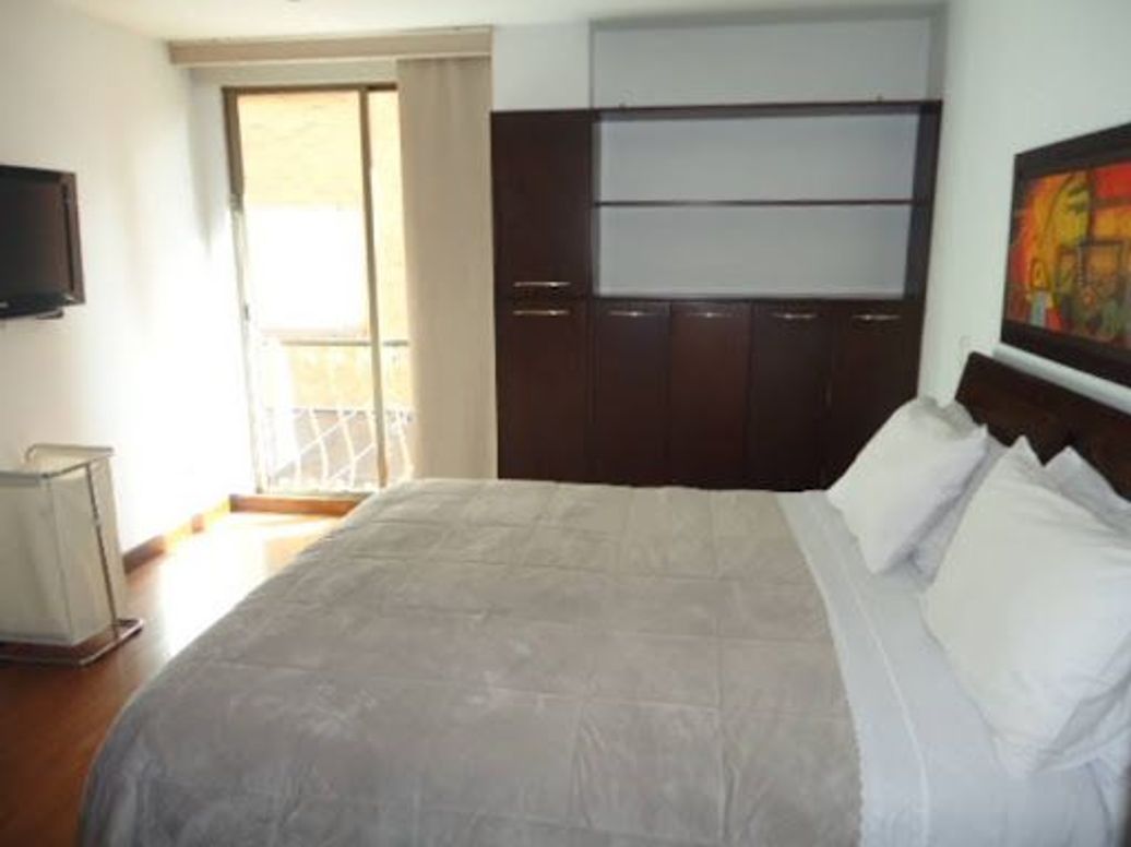 Apartaestudio en venta en Chicó Reservado, Bogotá, 44 m² · foto 5 de 7