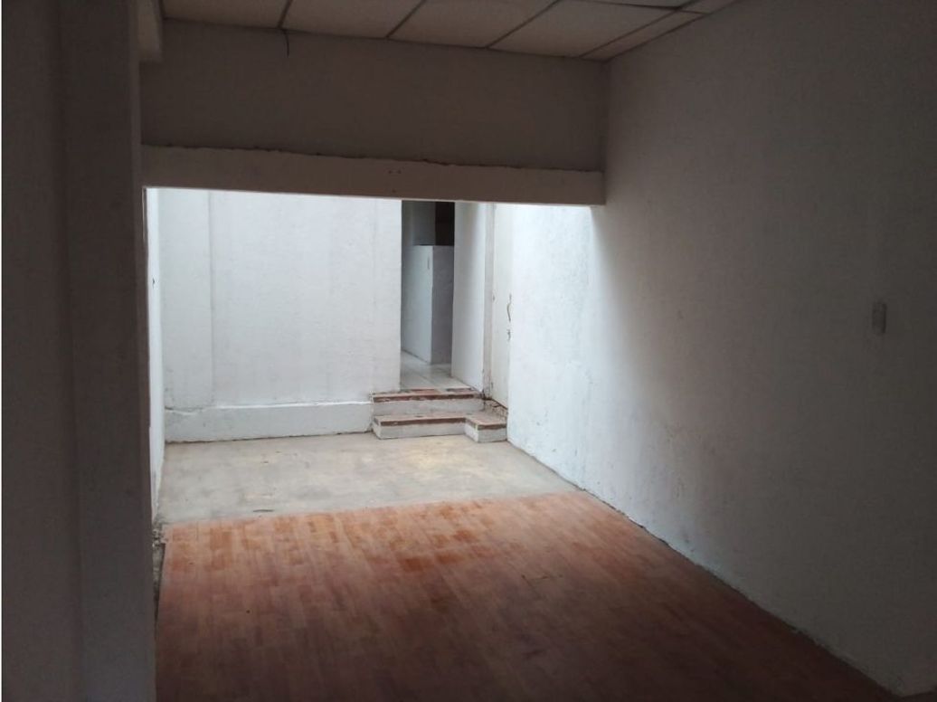 Casa de 10 alcobas en venta en Quinta Camacho, Bogotá, 448 m² · foto 9 de 13