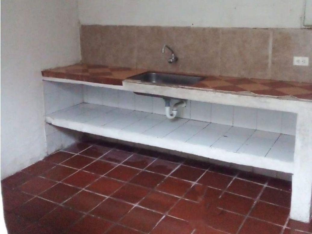 Casa de 10 alcobas en venta en Quinta Camacho, Bogotá, 448 m² · foto 3 de 13
