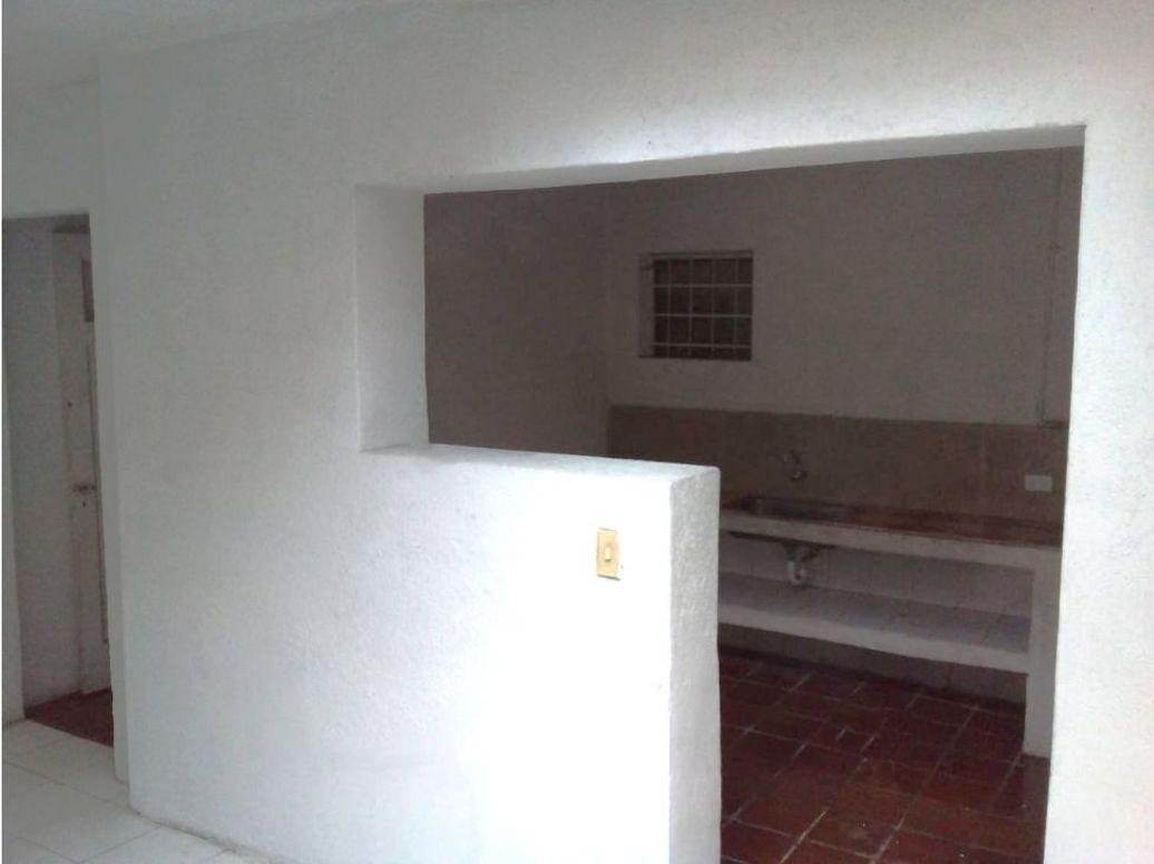 Casa de 10 alcobas en venta en Quinta Camacho, Bogotá, 448 m² · foto 8 de 13