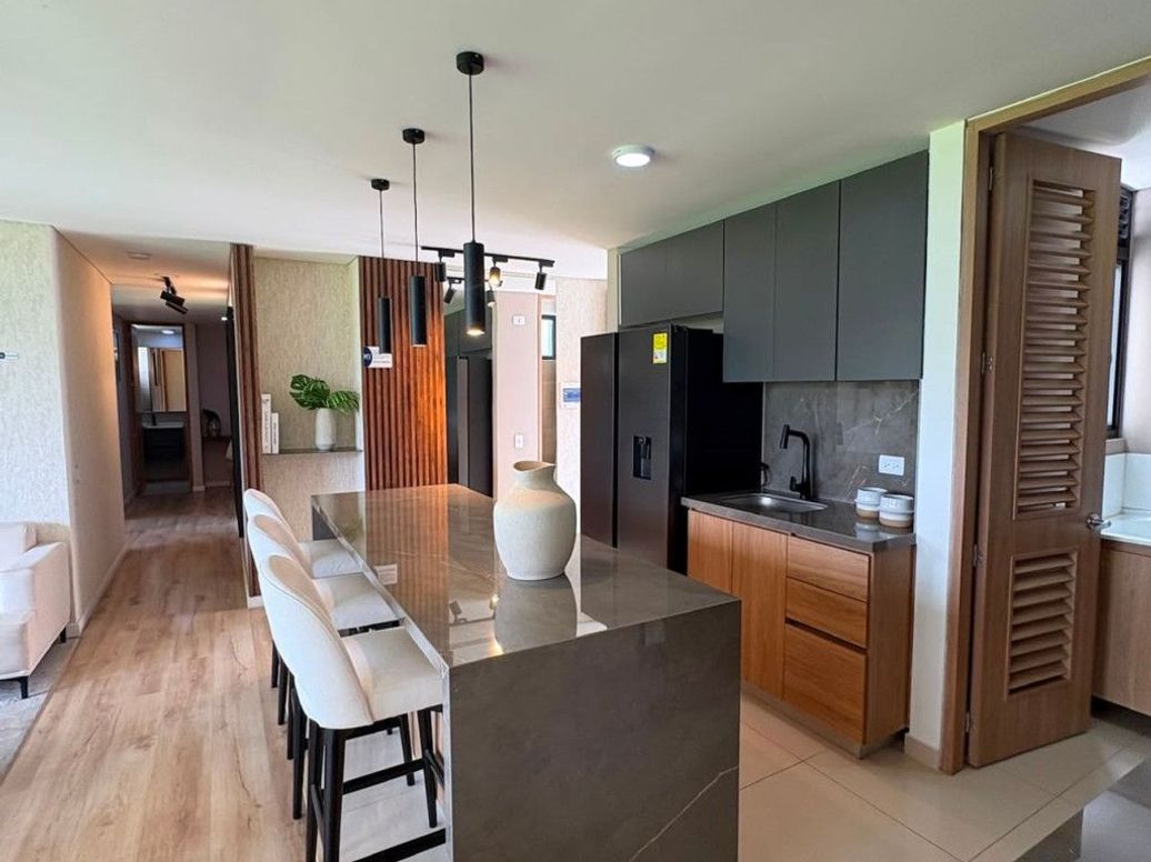 Apartamento de 3 alcobas en venta en San Jose De Usaquen, Bogotá, 144 m² · foto 2 de 15