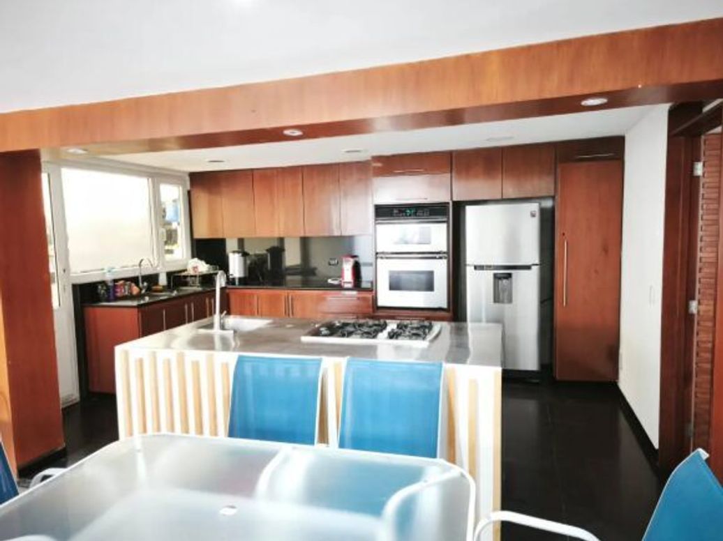 Casa de 3 alcobas en venta en Usaquén, Bogotá, 360 m² · foto 3 de 20
