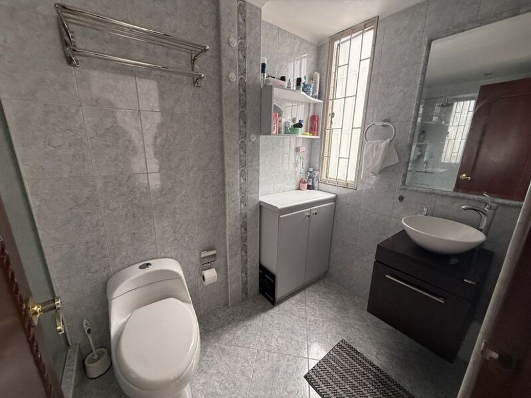 Apartamento de 3 alcobas en venta en Santa Barbara Central, Bogotá, 147 m² · foto 13 de 13