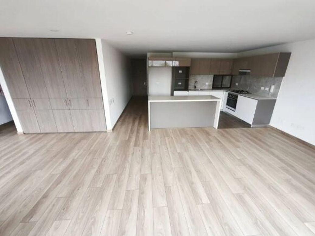 Apartamento de 3 alcobas en venta en El Plan, Bogotá, 108 m² · foto 3 de 14