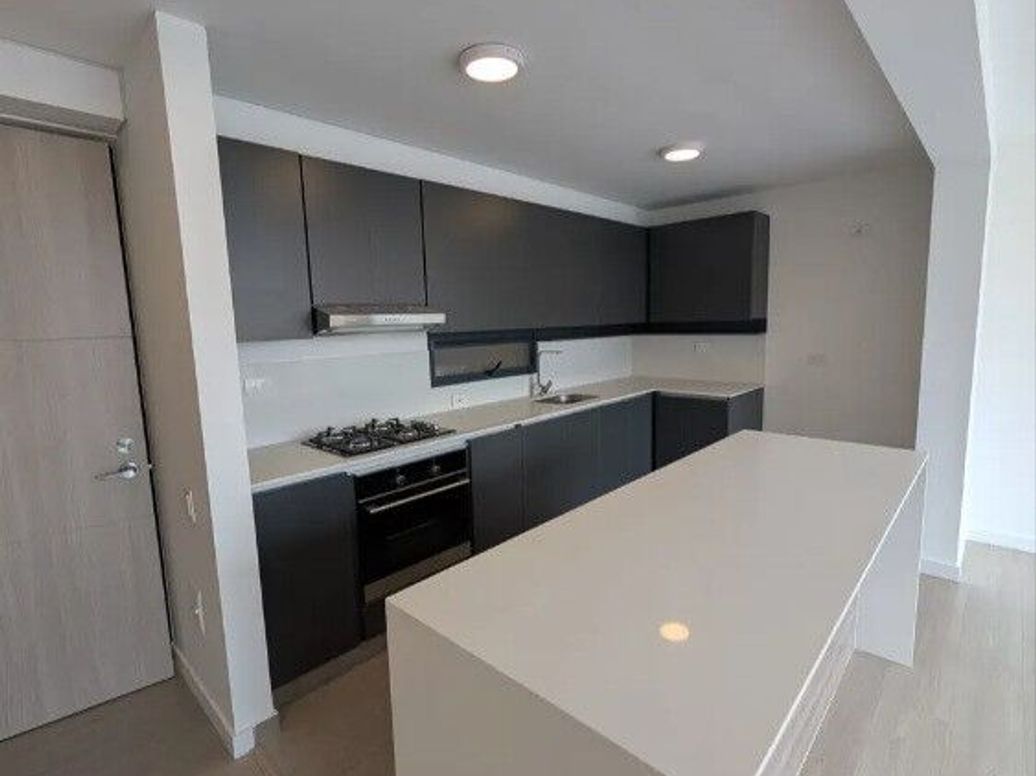 Apartamento de 3 alcobas en venta en Ciudad Salitre, Bogotá, 116 m² · foto 2 de 19