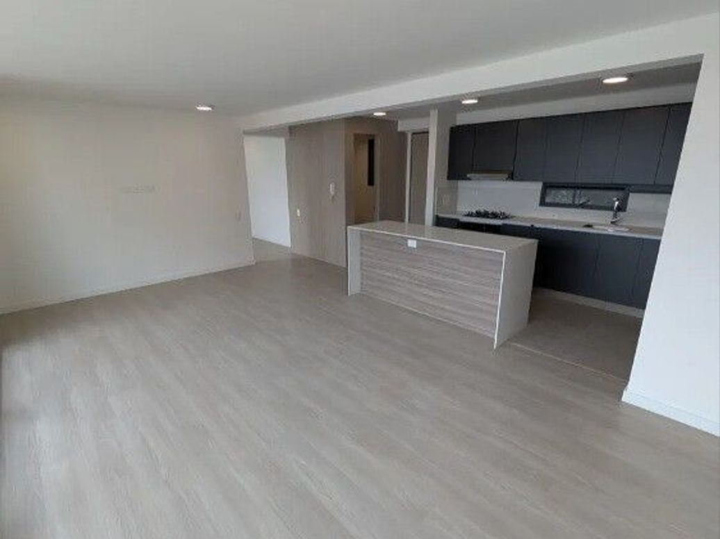 Apartamento de 3 alcobas en venta en Ciudad Salitre, Bogotá, 116 m² · foto 5 de 19