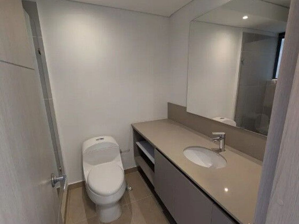 Apartamento de 3 alcobas en venta en Ciudad Salitre, Bogotá, 116 m² · foto 11 de 19