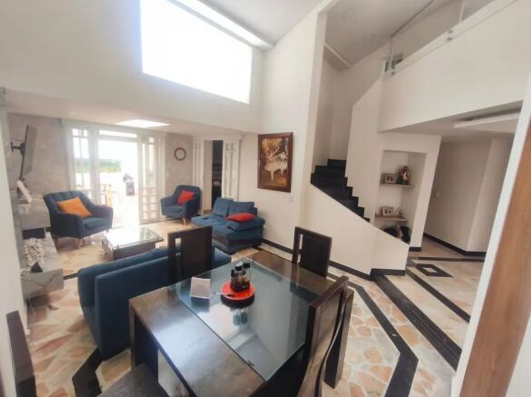 Casa de 4 alcobas en venta en San José De Bavaria, Bogotá, 350 m² · foto 3 de 20