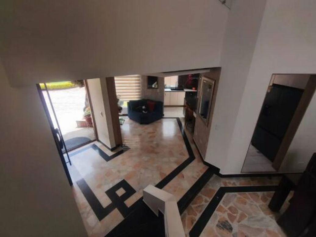 Casa de 4 alcobas en venta en San José De Bavaria, Bogotá, 350 m² · foto 5 de 20
