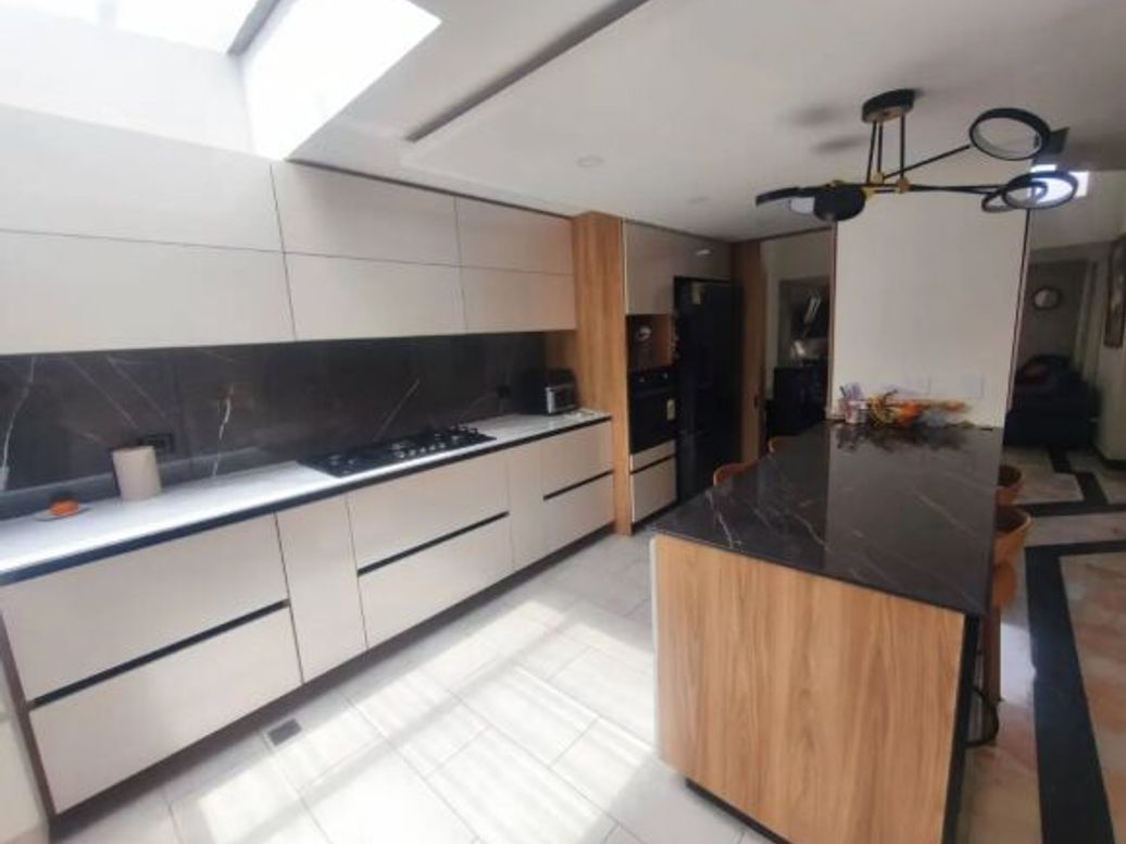 Casa de 4 alcobas en venta en San José De Bavaria, Bogotá, 350 m² · foto 6 de 20