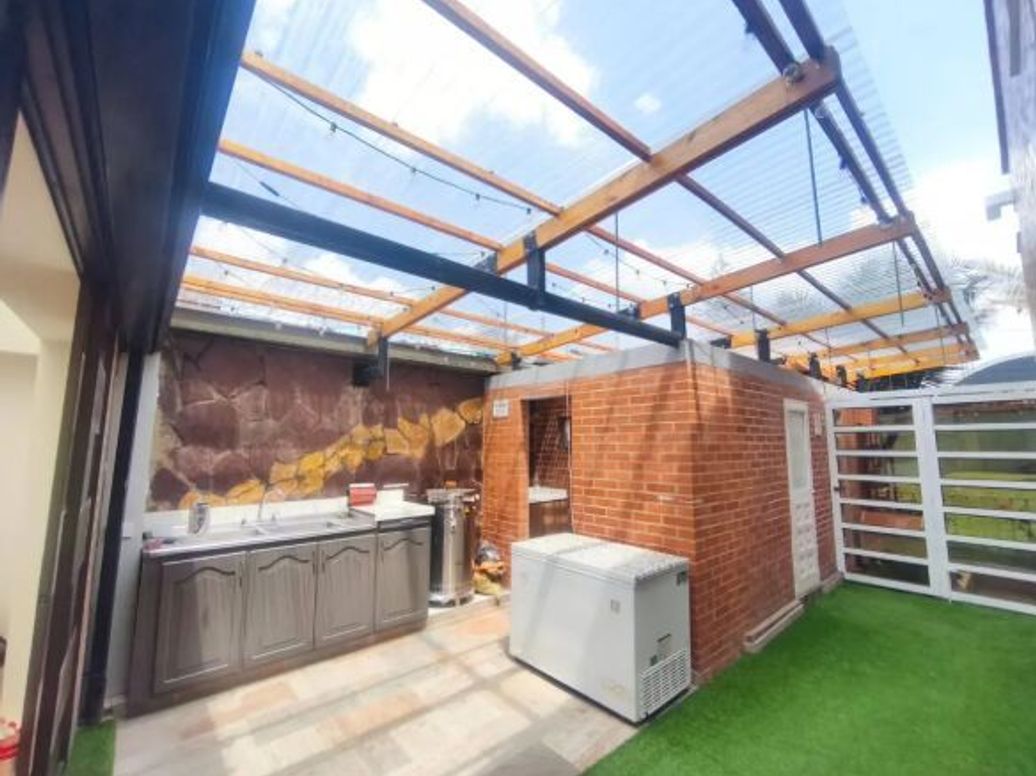 Casa de 4 alcobas en venta en San José De Bavaria, Bogotá, 350 m² · foto 7 de 20