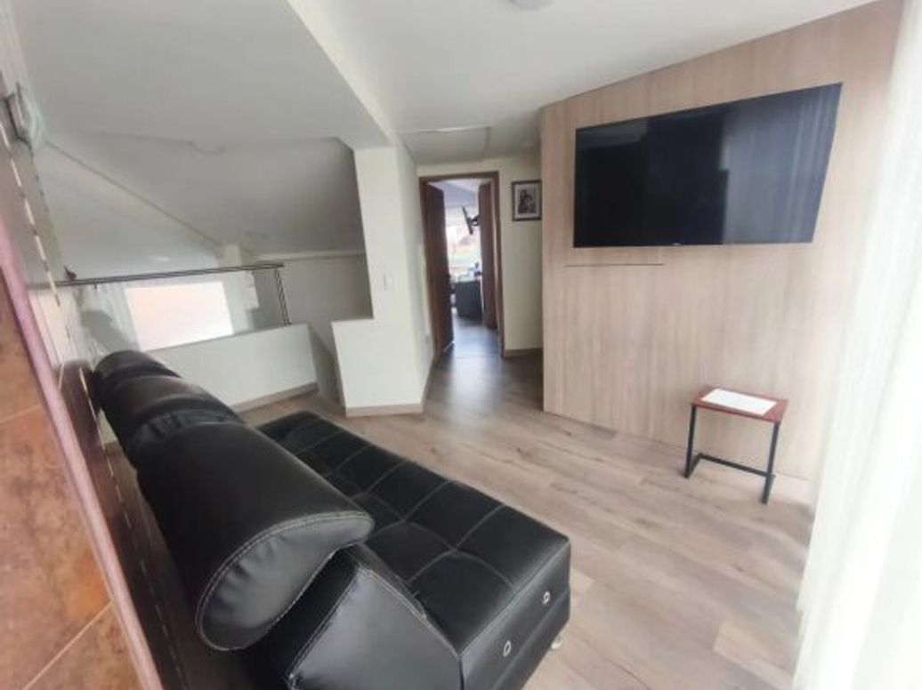 Casa de 4 alcobas en venta en San José De Bavaria, Bogotá, 350 m² · foto 9 de 20